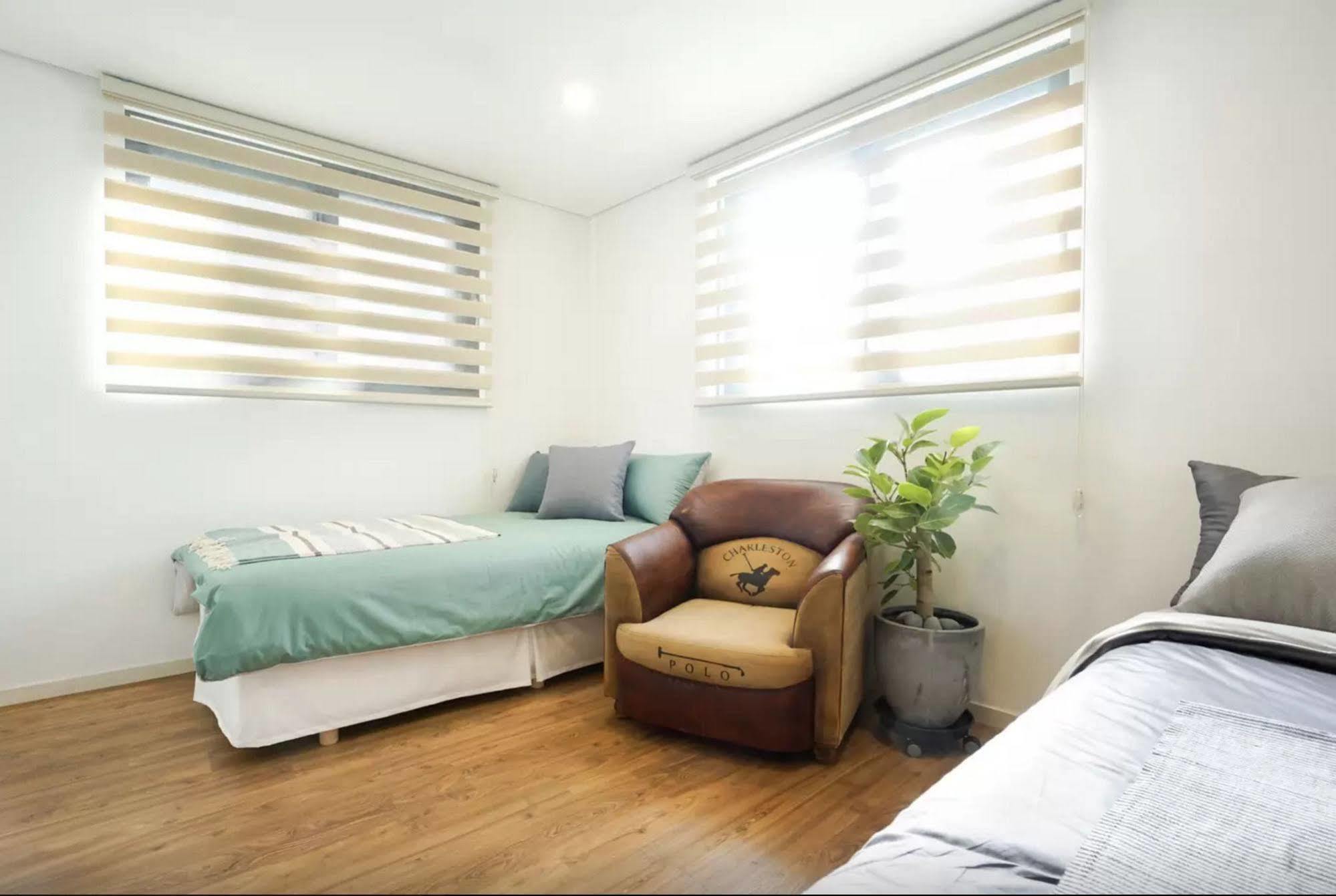 Welcome House Suwon Esterno foto